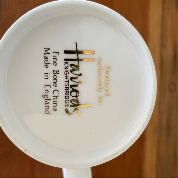 Harrods Knightsbridge Mug & Mantel Clock - Picture 4 of 10